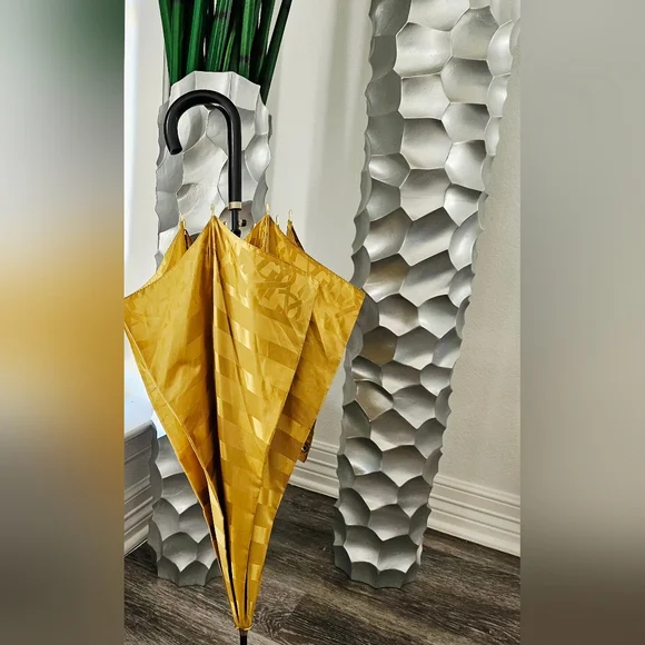 Yves Saint Laurent YSL Large Gold Umbrella - Picture 13 of 13